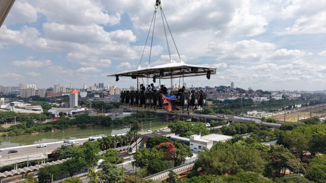 Experiência gastronômica nas alturas celebra amor em São Paulo