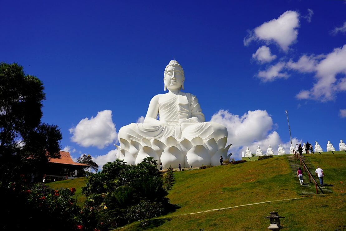Grande Buda transforma Ibiraçu em destino espiritual capixaba