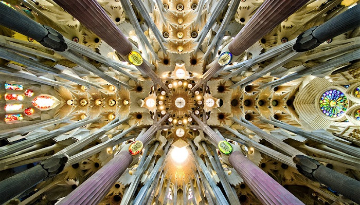 interior da sagrada familia