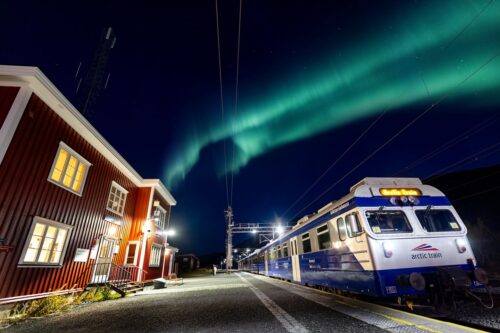 Noruega tem trem noturno para observar auroras boreais